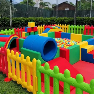 Bright-red-green-yellow-blue-indoor-playground-for-kids-2.jpg Vibrant Indoor Soft Play Set – Bright Red, Green, Yellow, and Blue