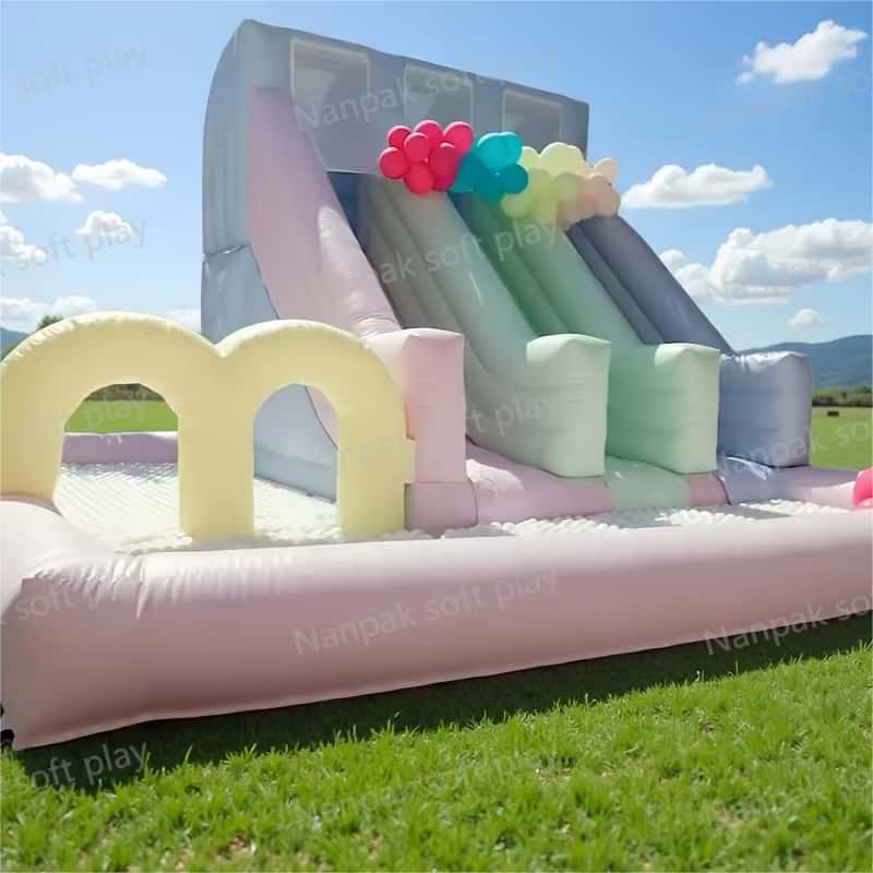 Escorrega aquático insuflável Bounce House e escorrega aquático para festas de aniversário e aluguer de eventos