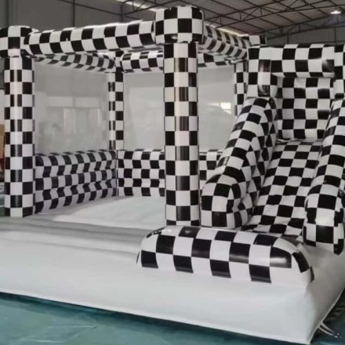 Castelo insuflável de salto axadrezado preto e branco para parque infantil interior e exterior